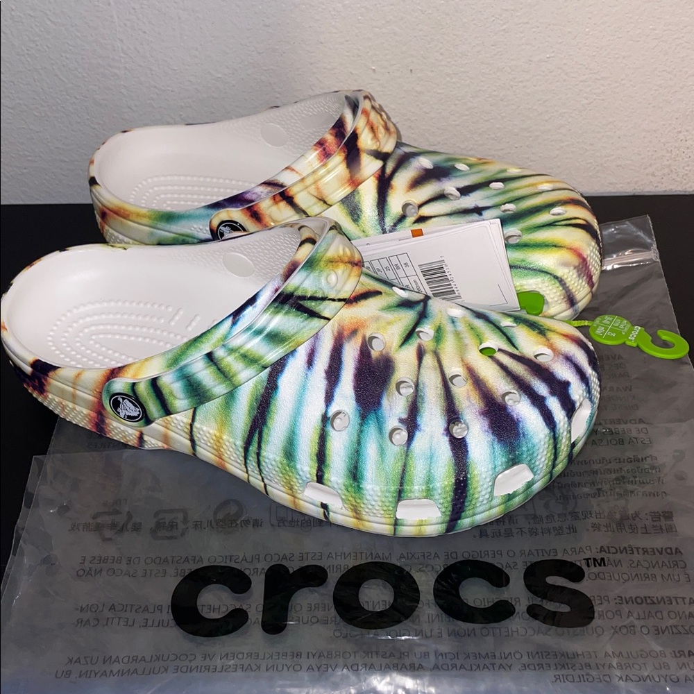 CROCS Classic Tie Dye Groovy Clog - Picture 3 of 11